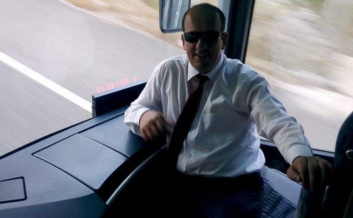 Ciddi dürüst bir bayan arıyorum 1 Ciddi dürüst bir bayan arıyorum 1