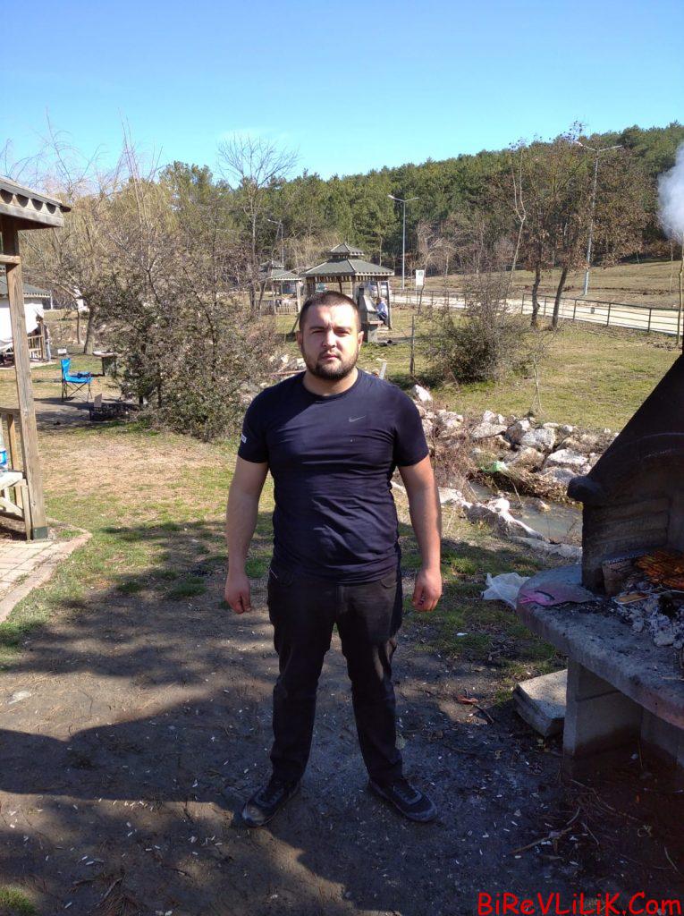 Ciddi ama. Başta. Gizli 1