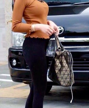 Genc bayanlarla tanış 1 Genc bayanlarla tanış 1