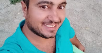 yakışıklı genç 1