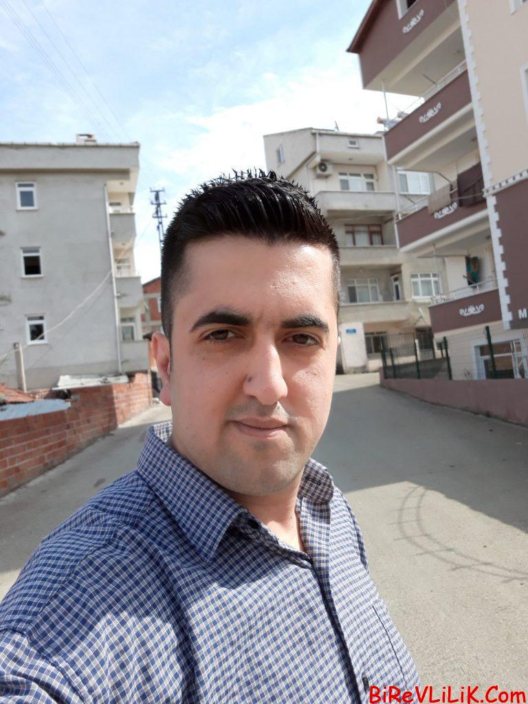 CIDDI DUSUNEN BAYAN ARKADAS ARIYORUM