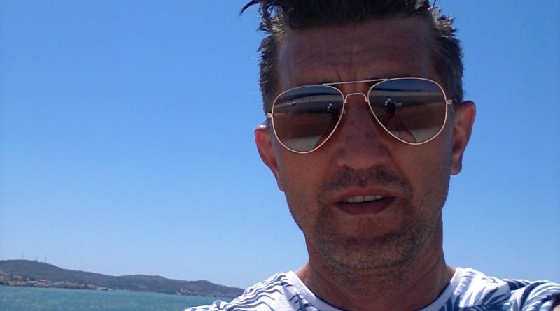 Sadece ciddi mesajlara cevap yazarım.. 1 Sadece ciddi mesajlara cevap yazarım..