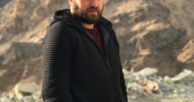 Arkadaşlık altında