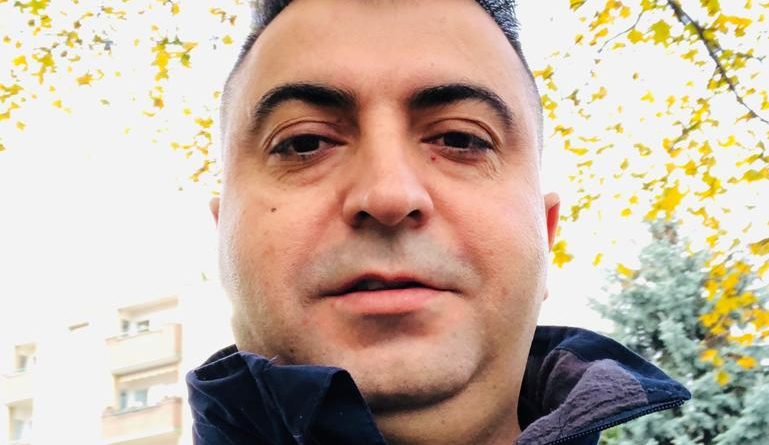 Kendim gibi hayatindan mutsuz bir Bayan arkadas ariyorum 1 Kendim gibi hayatindan mutsuz bir Bayan arkadas ariyorum