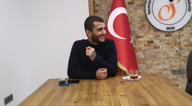 Erkeğin merhametlisine aşık olunur. 1 Erkeğin merhametlisine aşık olunur.