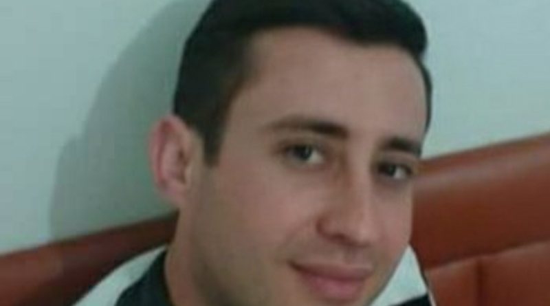 Her güzel şey bir insanı sevmekle başlar. 1 Her güzel şey bir insanı sevmekle başlar.