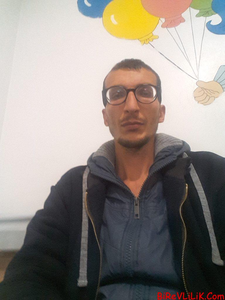 Namazlarini kilan es ariyom van merkez