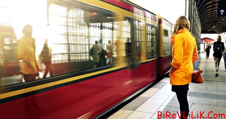 You can now get food delivered on trains via WhatsApp, here's how 4