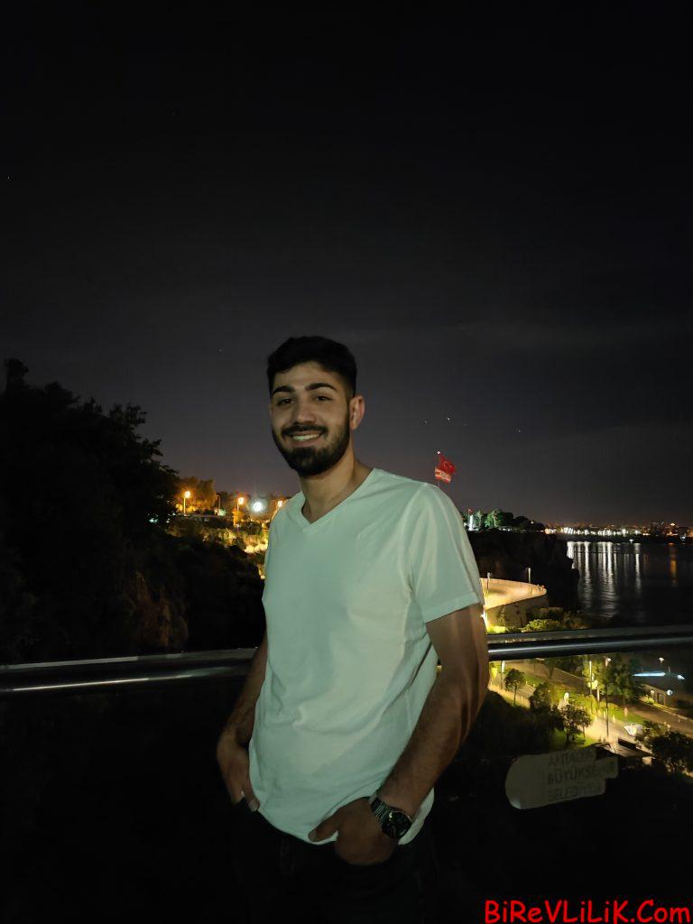 Antalyada yaşıyorum