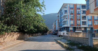İzmir'de oturuyoruz şu an
