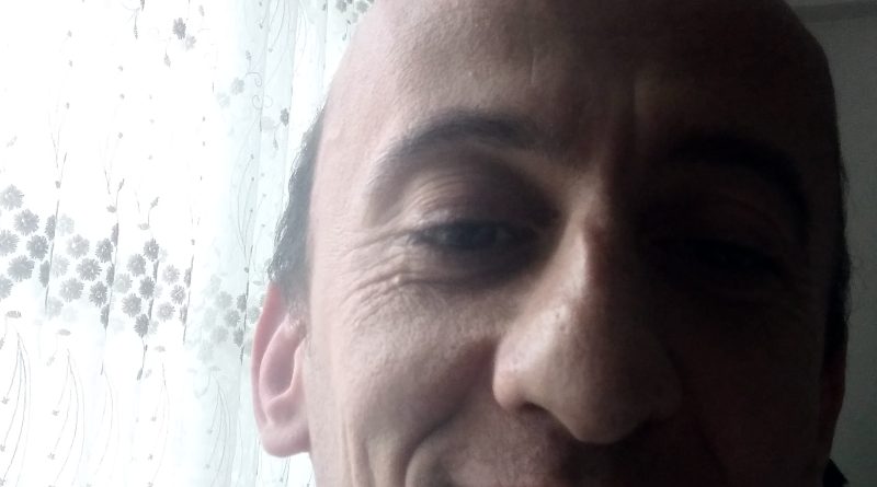 Bekarım.Bayan arkadaş arıyorum. 1 Bayan arkadaş arıyorum