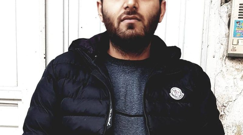 Dünyanın en güzel yeri neresi biliyor musun? Biraz kenara kaysana... 1 Dünyanın en güzel yeri neresi biliyor musun? Biraz kenara kaysana...