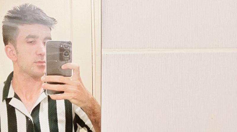 Sadece mutlu olmak istiyorum 1 Adk Ahmet ben Sivas'ta yasiyorum 33 yasindayim ciddi biri arıyorum 05442074440 numaram