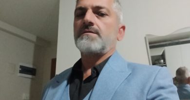Slm ciddi ve dürüst tanışabileceyim bir bayan arkadaş arıyorum sohbete açığım