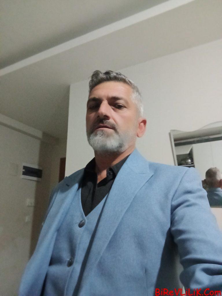 Slm ciddi ve dürüst tanışabileceyim bir bayan arkadaş arıyorum sohbete açığım