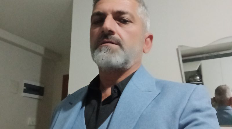 Slm ciddi ve dürüst tanışabileceyim bir bayan arkadaş arıyorum sohbete açığım 1 Slm ciddi ve dürüst tanışabileceyim bir bayan arkadaş arıyorum sohbete açığım