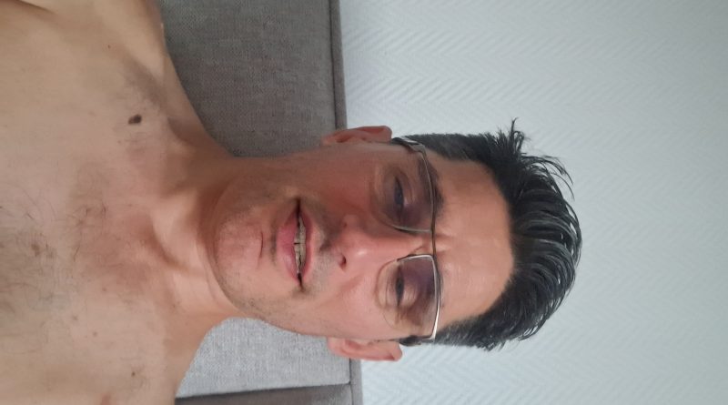 Ayda 1 Belçika’dan İstanbul’a geliyorum. Bayan arkadaş arıyorum.