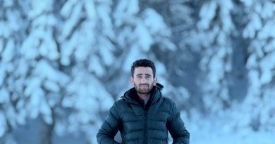 Güvenilir saygılı anlayışlı bir düşünüyorum